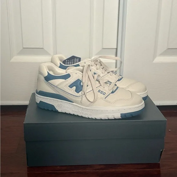 New Balance Women’s 550 Basketball Sneaker Shoes - Size 8.5 - Picture 3 of 9